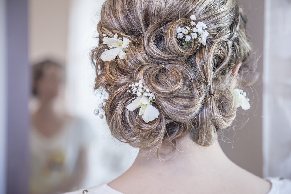 bride-hairstyle accessories